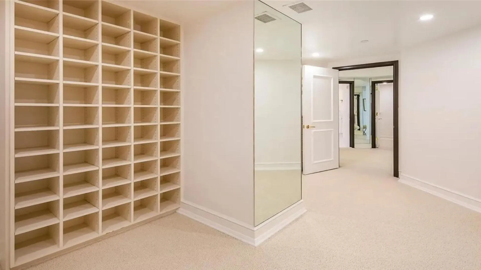 Stunning Four Bedroom Fully Professionally Remodeled Apartment Las Vegas