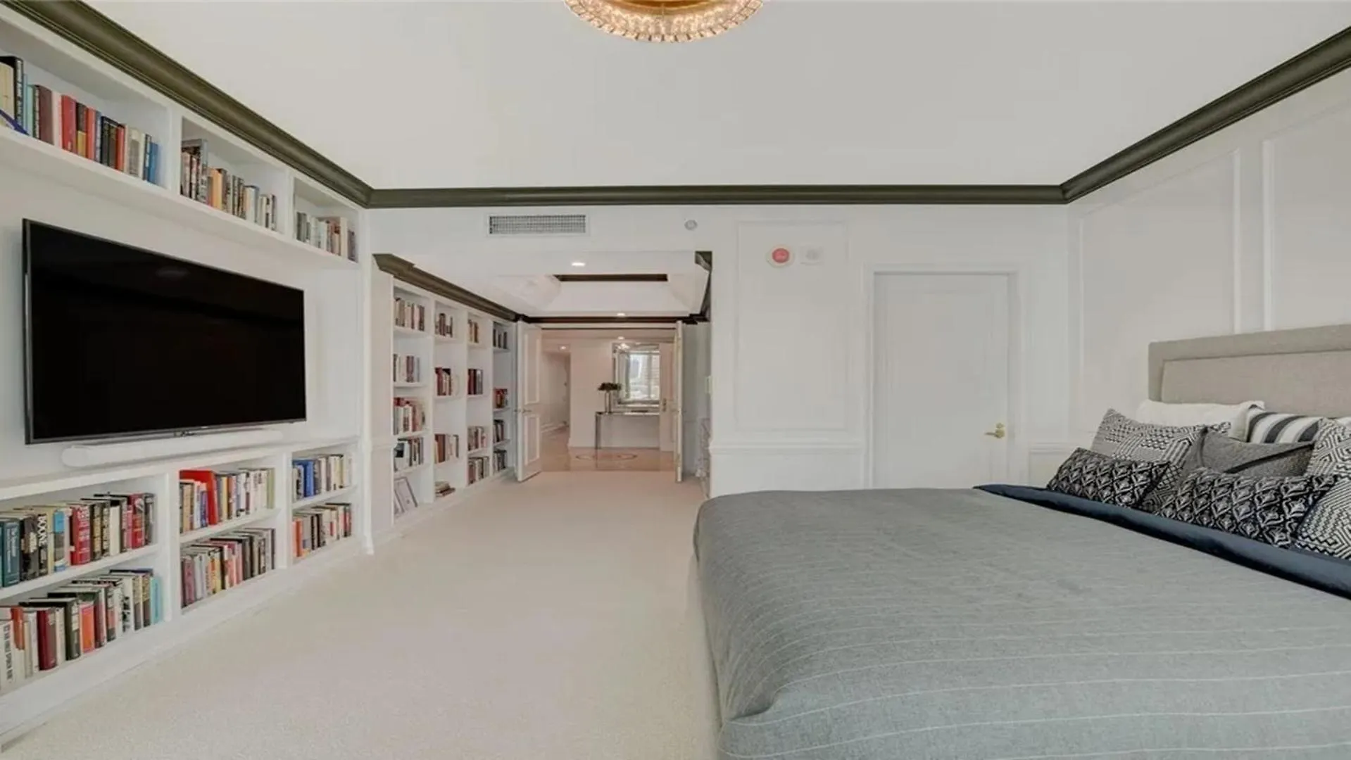 Stunning Four Bedroom Fully Professionally Remodeled Apartment Las Vegas
