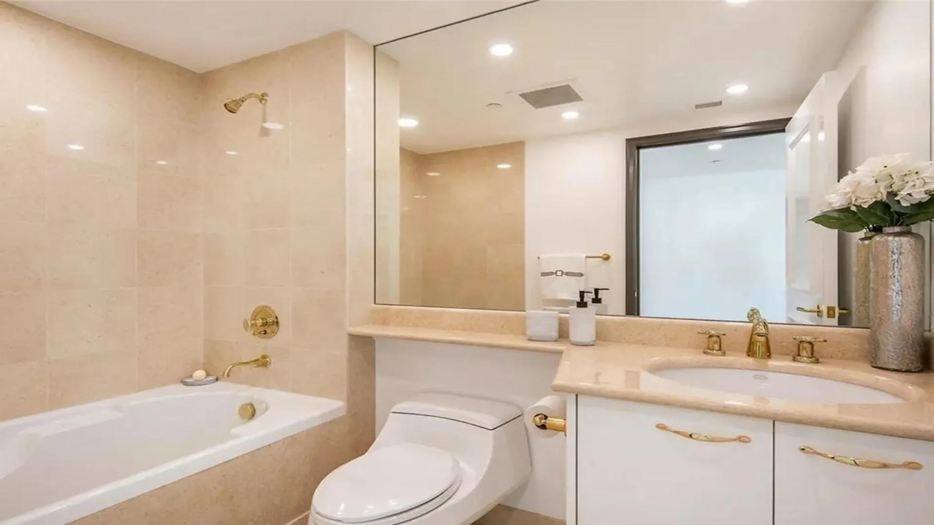 Stunning Four Bedroom Fully Professionally Remodeled Apartment Las Vegas 0*,