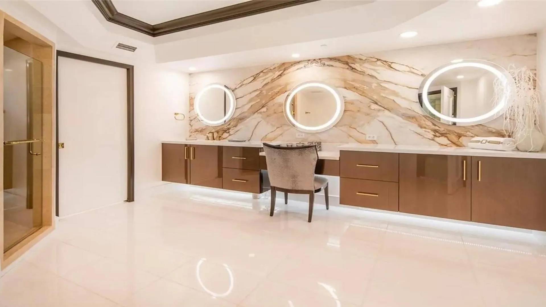 Stunning Four Bedroom Fully Professionally Remodeled Apartment Las Vegas 0*,  United States
