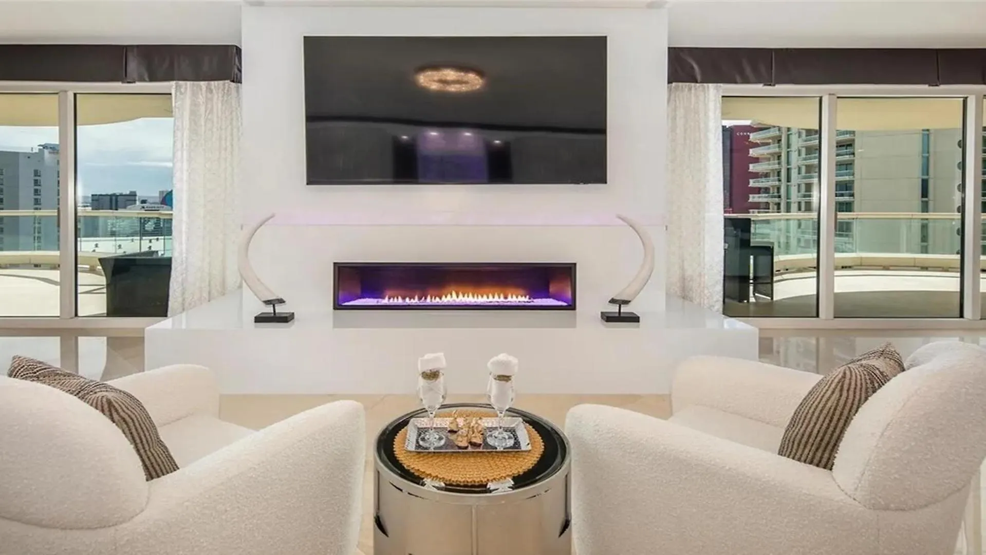 Stunning Four Bedroom Fully Professionally Remodeled Apartment Las Vegas