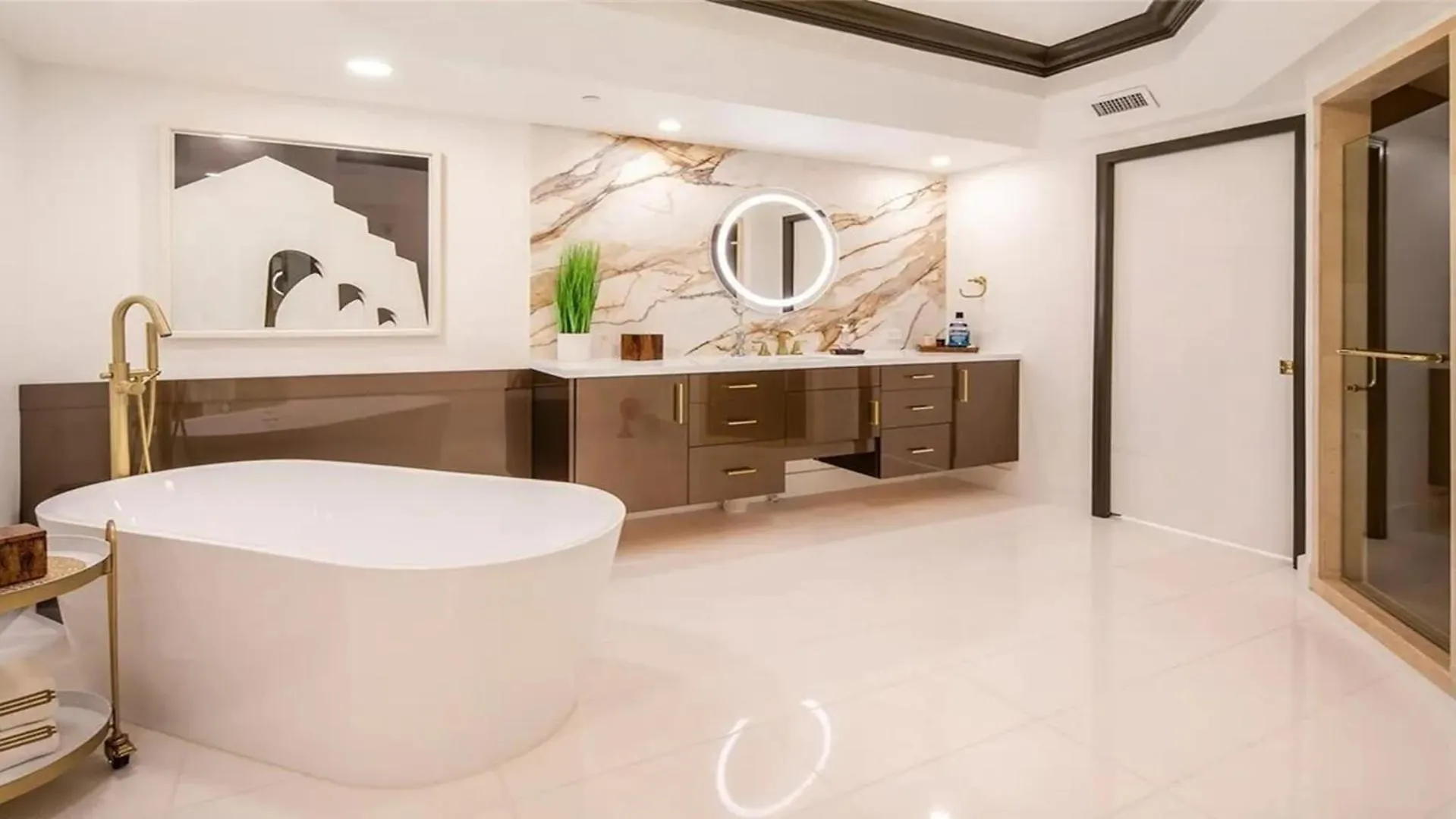 Stunning Four Bedroom Fully Professionally Remodeled Apartment Las Vegas