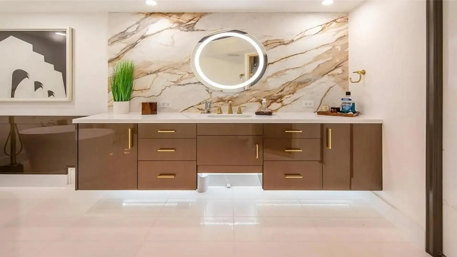 Stunning Four Bedroom Fully Professionally Remodeled Apartment Las Vegas