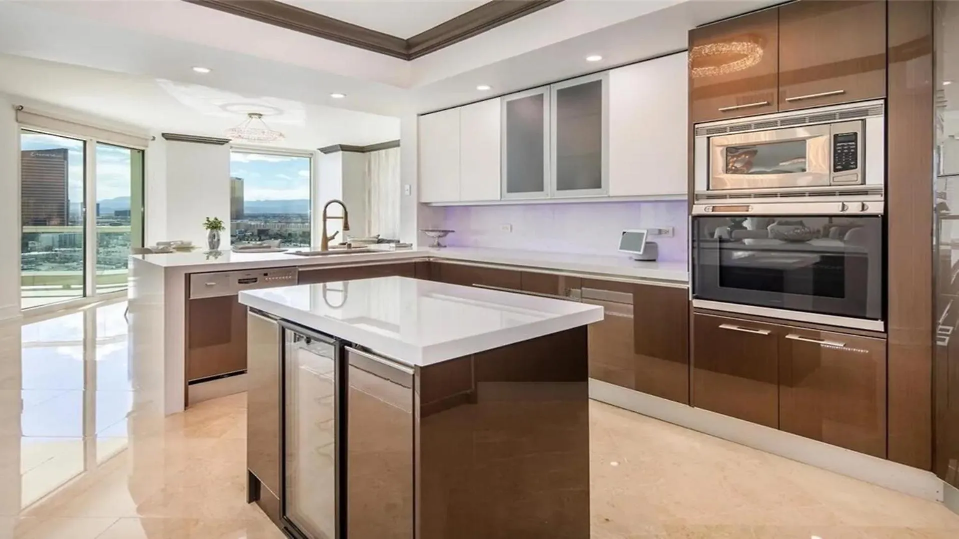 Stunning Four Bedroom Fully Professionally Remodeled Apartment Las Vegas