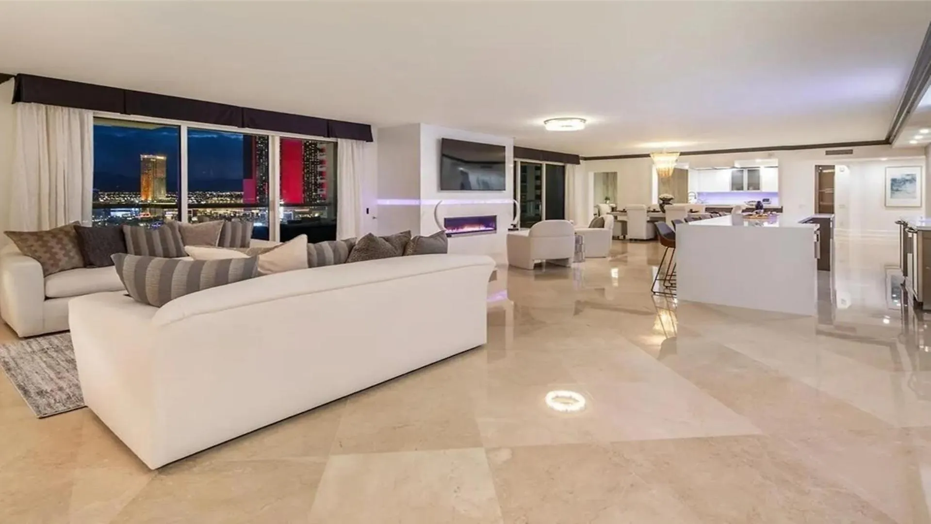 Stunning Four Bedroom Fully Professionally Remodeled Apartment Las Vegas United States