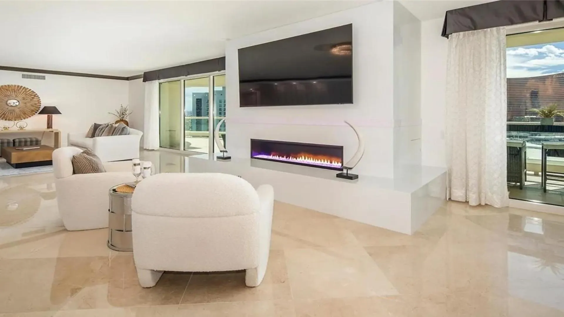 Stunning Four Bedroom Fully Professionally Remodeled Apartment Las Vegas
