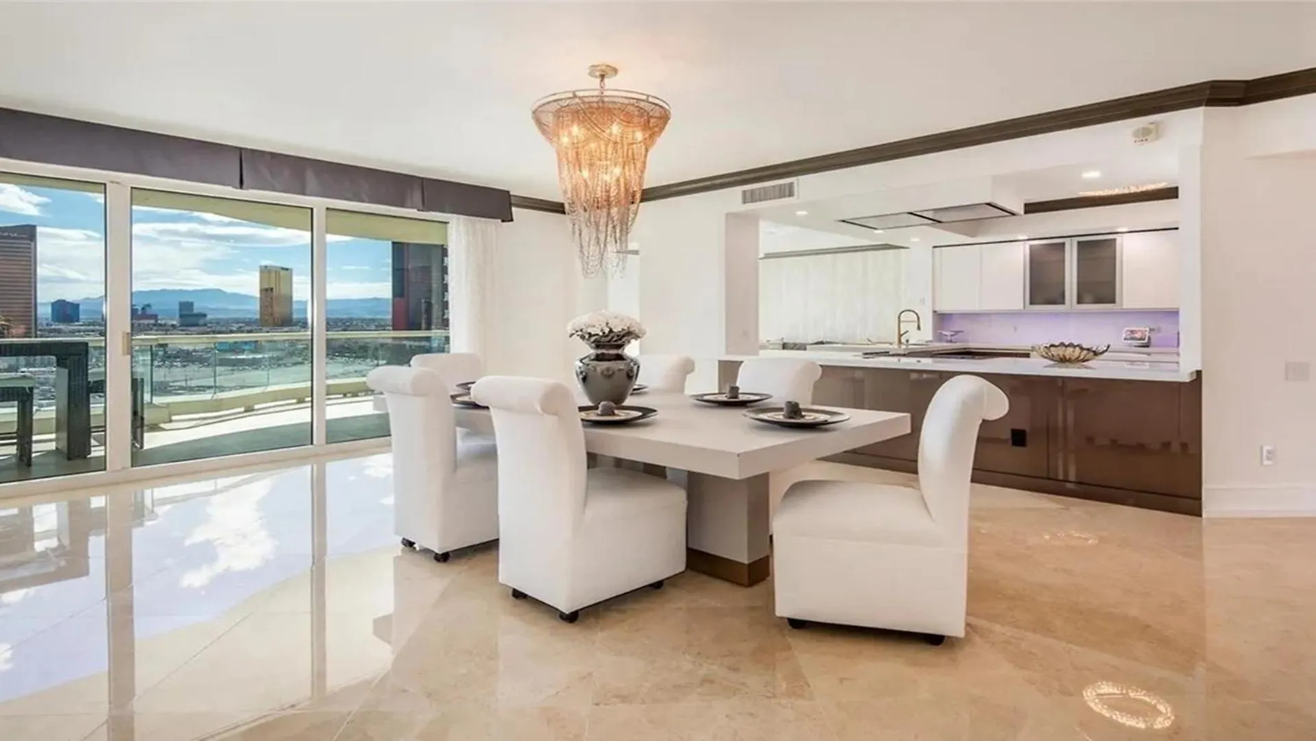 Stunning Four Bedroom Fully Professionally Remodeled Apartment Las Vegas