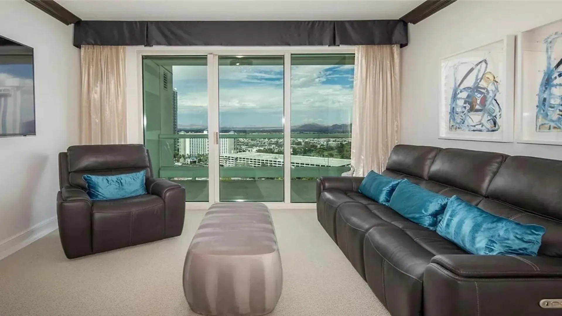 Stunning Four Bedroom Fully Professionally Remodeled Apartment Las Vegas 0*,