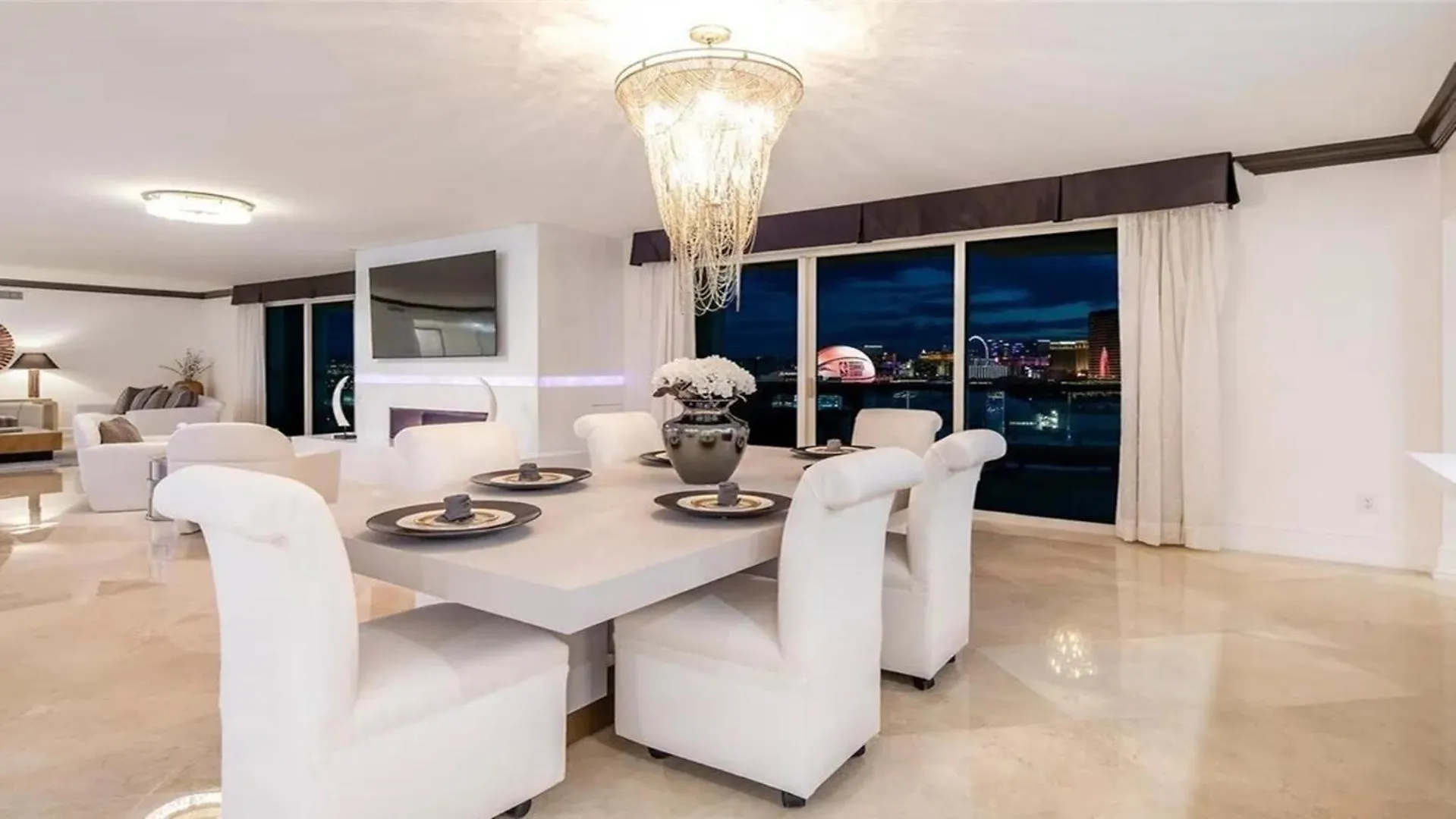 Stunning Four Bedroom Fully Professionally Remodeled Apartment Las Vegas 0*,  United States