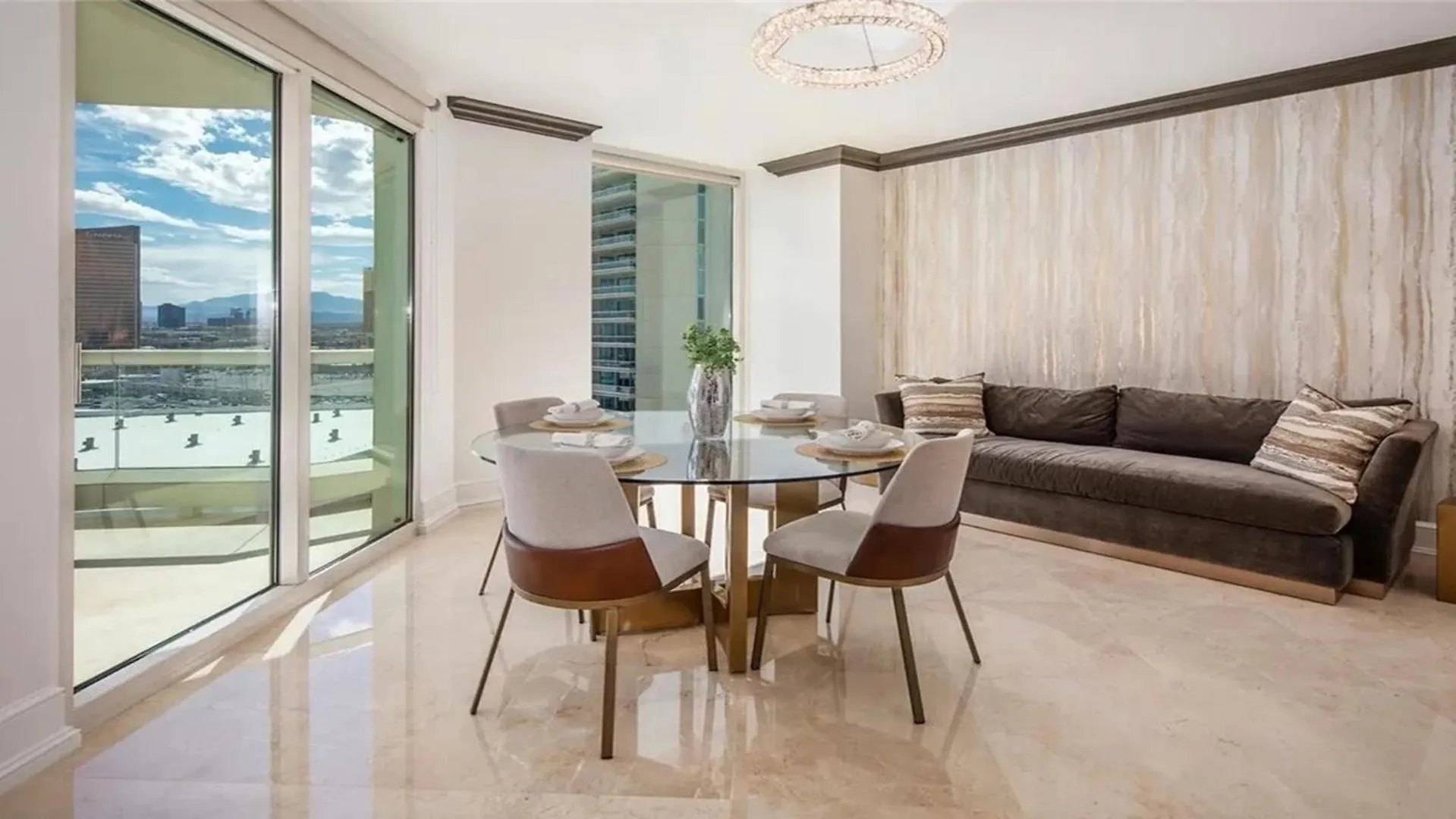 Stunning Four Bedroom Fully Professionally Remodeled Apartment Las Vegas